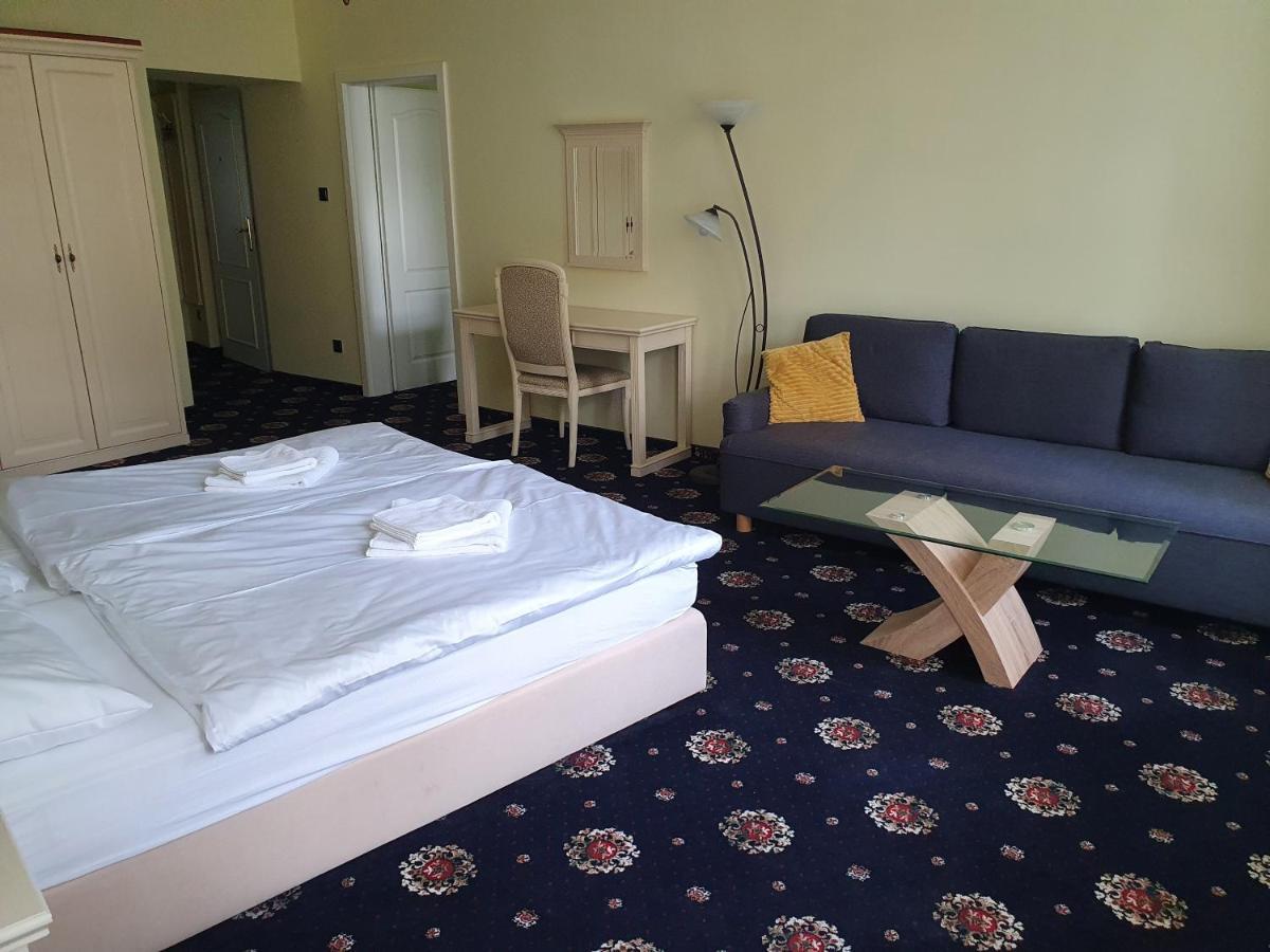 Evergreen apartments hotel Karlsbad Buitenkant foto